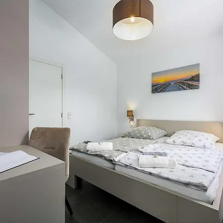 Semesterbostad Simic *